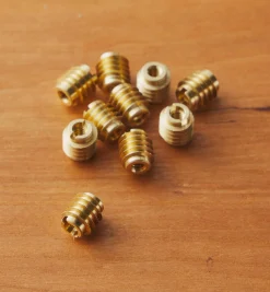 Lee Valley Fasteners>6-32 Brass Knife-Edge Insert Nuts