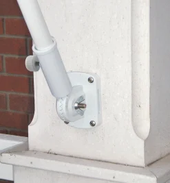 Lee Valley Outdoor Living>Adjustable Flagpole Bracket