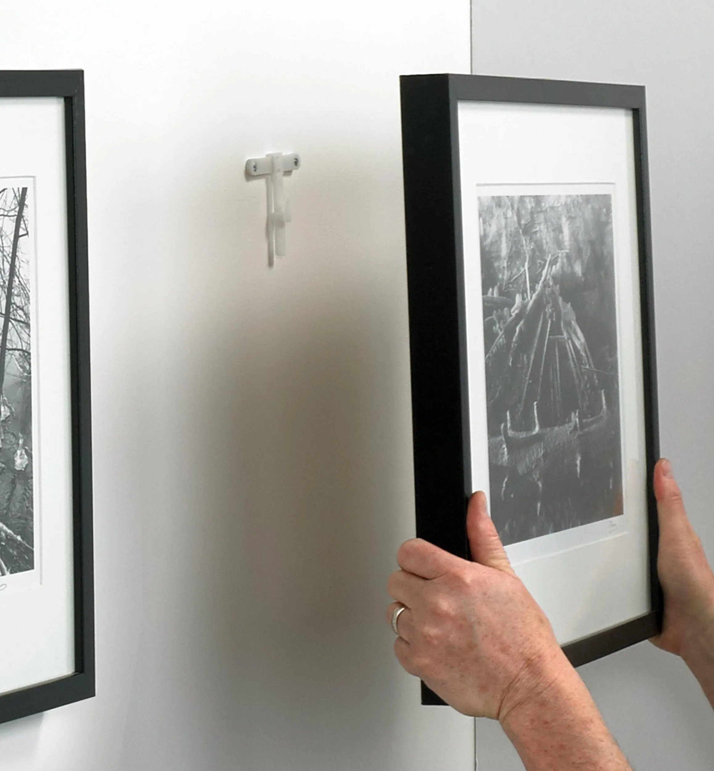 Lee Valley Picture Hanging>Adjustable Picture-Hanging Kit