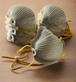 Lee Valley Safety Gear>Airwave Adjustable-Strap Disposable Dust Masks