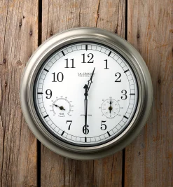 Lee Valley Décor>Atomic Radio-Controlled Clock