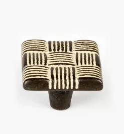 Lee Valley Knobs>Belwith Tapestry Square Knob