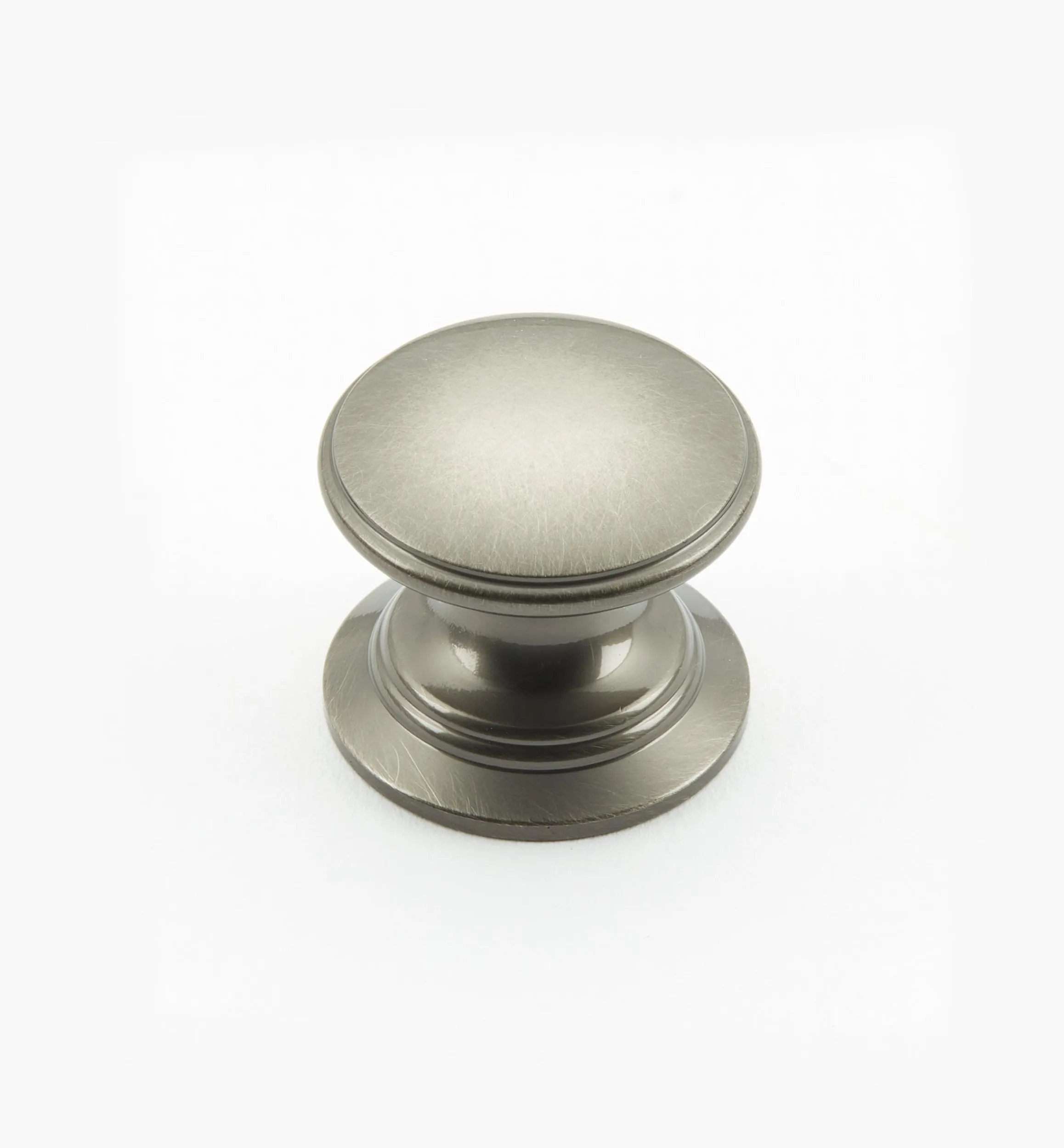 Lee Valley Knobs>Bevelled Brass Round Knobs