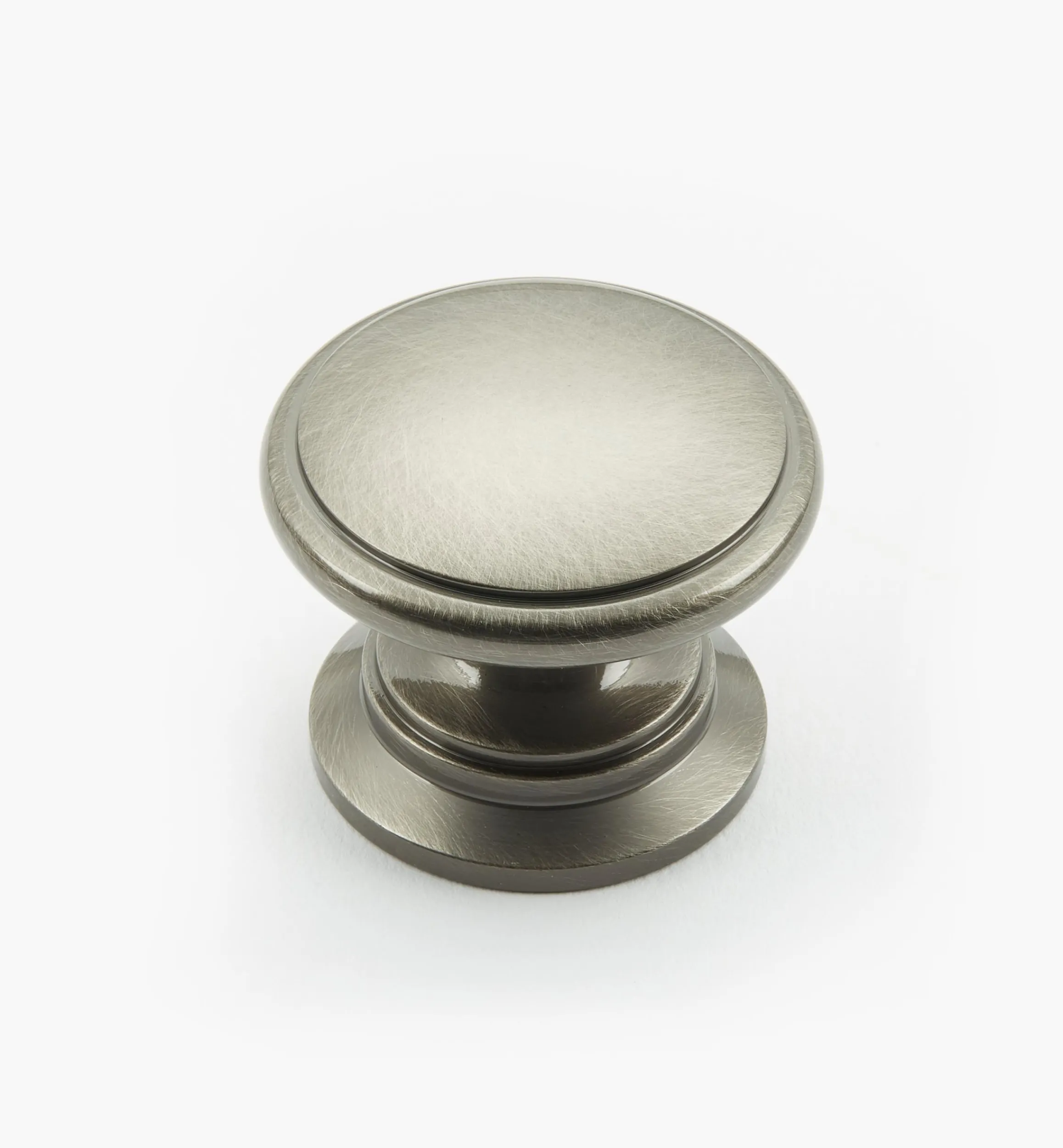 Lee Valley Knobs>Bevelled Brass Round Knobs