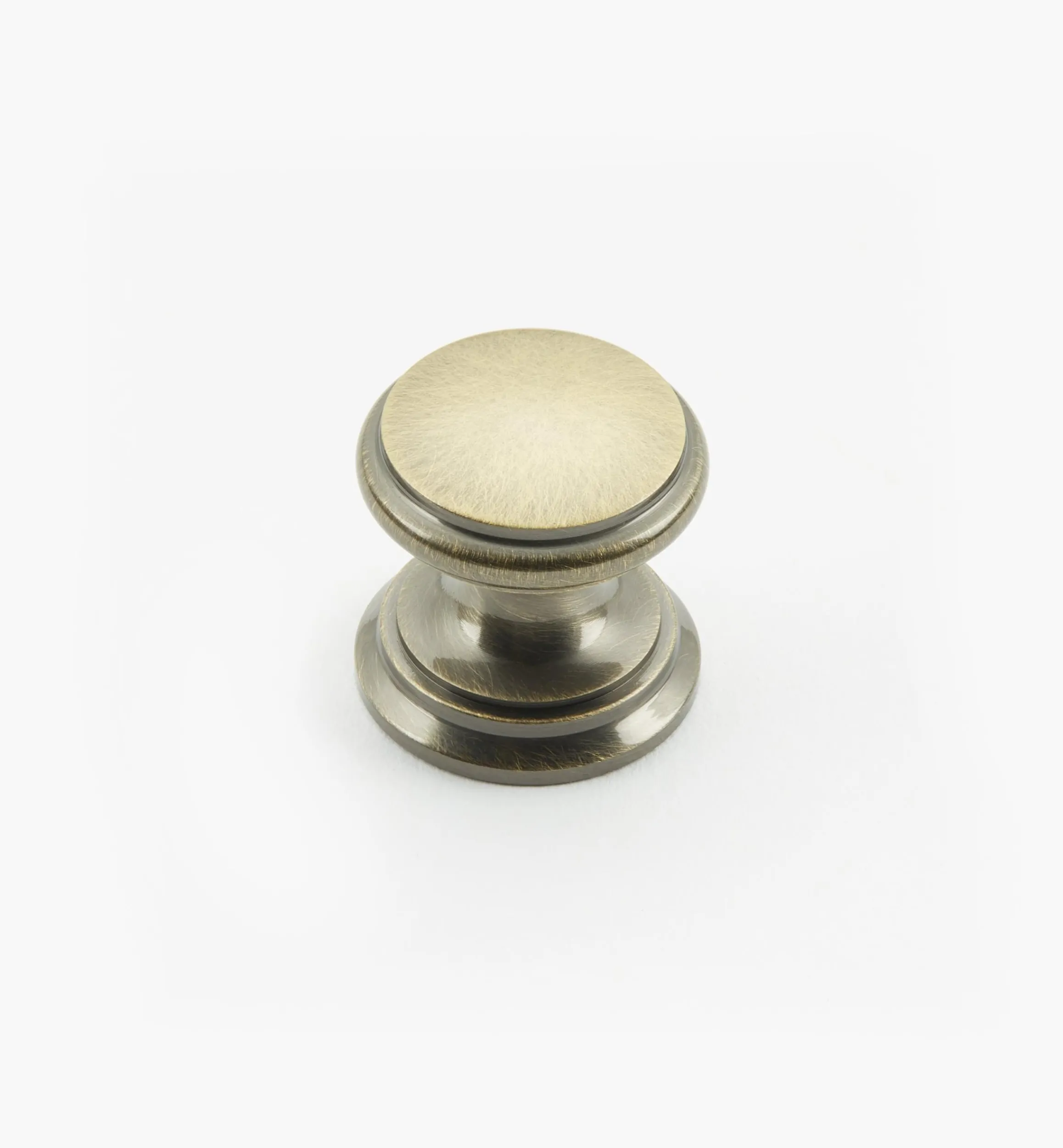 Lee Valley Knobs>Bevelled Brass Round Knobs