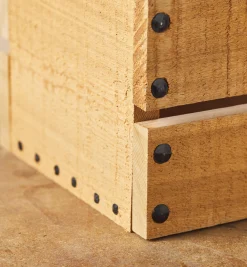 Lee Valley Fasteners>Black Steel Diamond-Head Forged Nails From Clouterie Rivierre