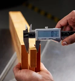 Lee Valley Marking & Measuring>Blindman's Fractional Electronic Caliper