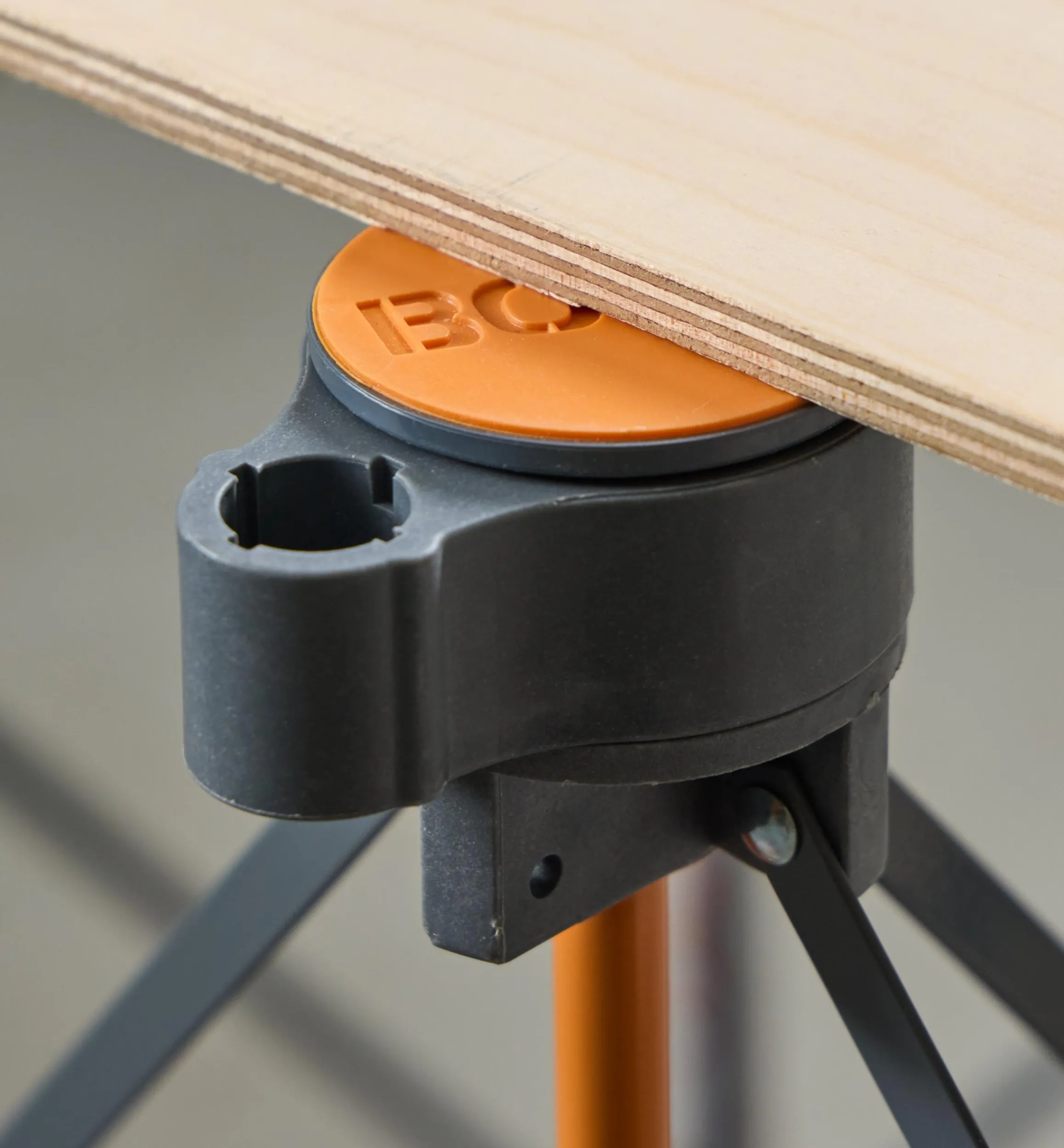 Lee Valley Workshop>Bora Centipede Table