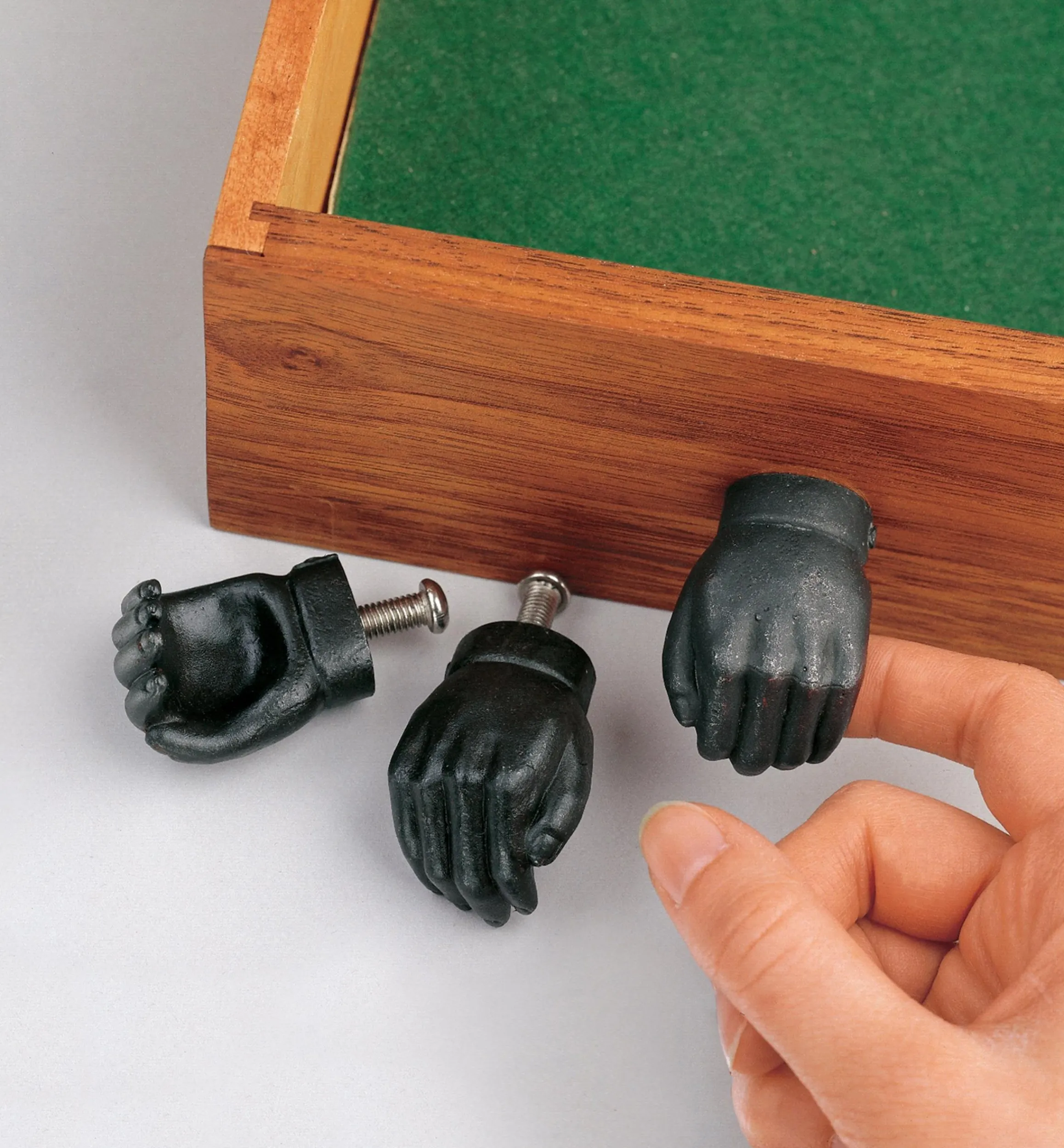 Lee Valley Pulls>Cast Steel Hands