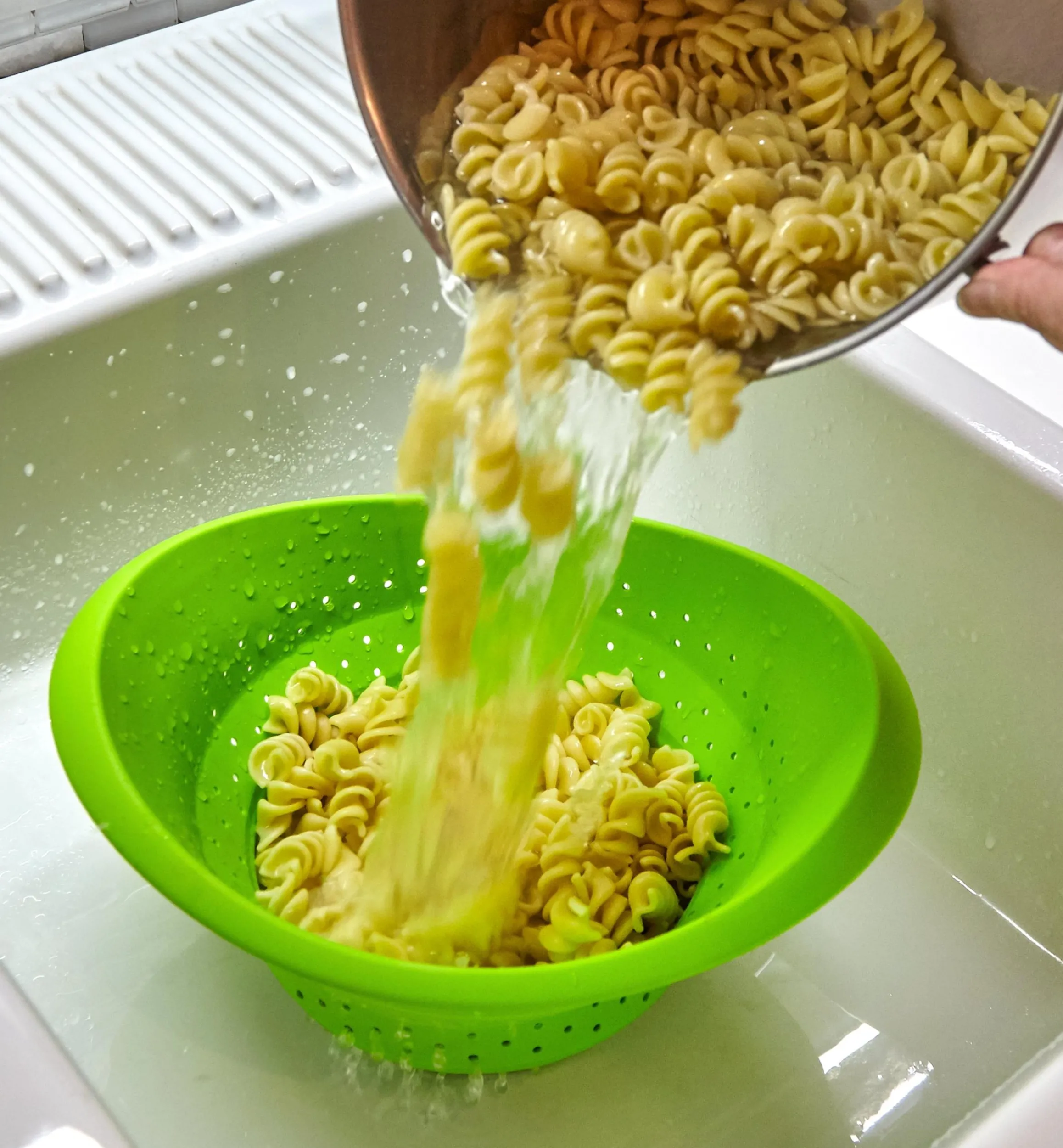 Lee Valley Kitchen Tools>Collapsible Colanders