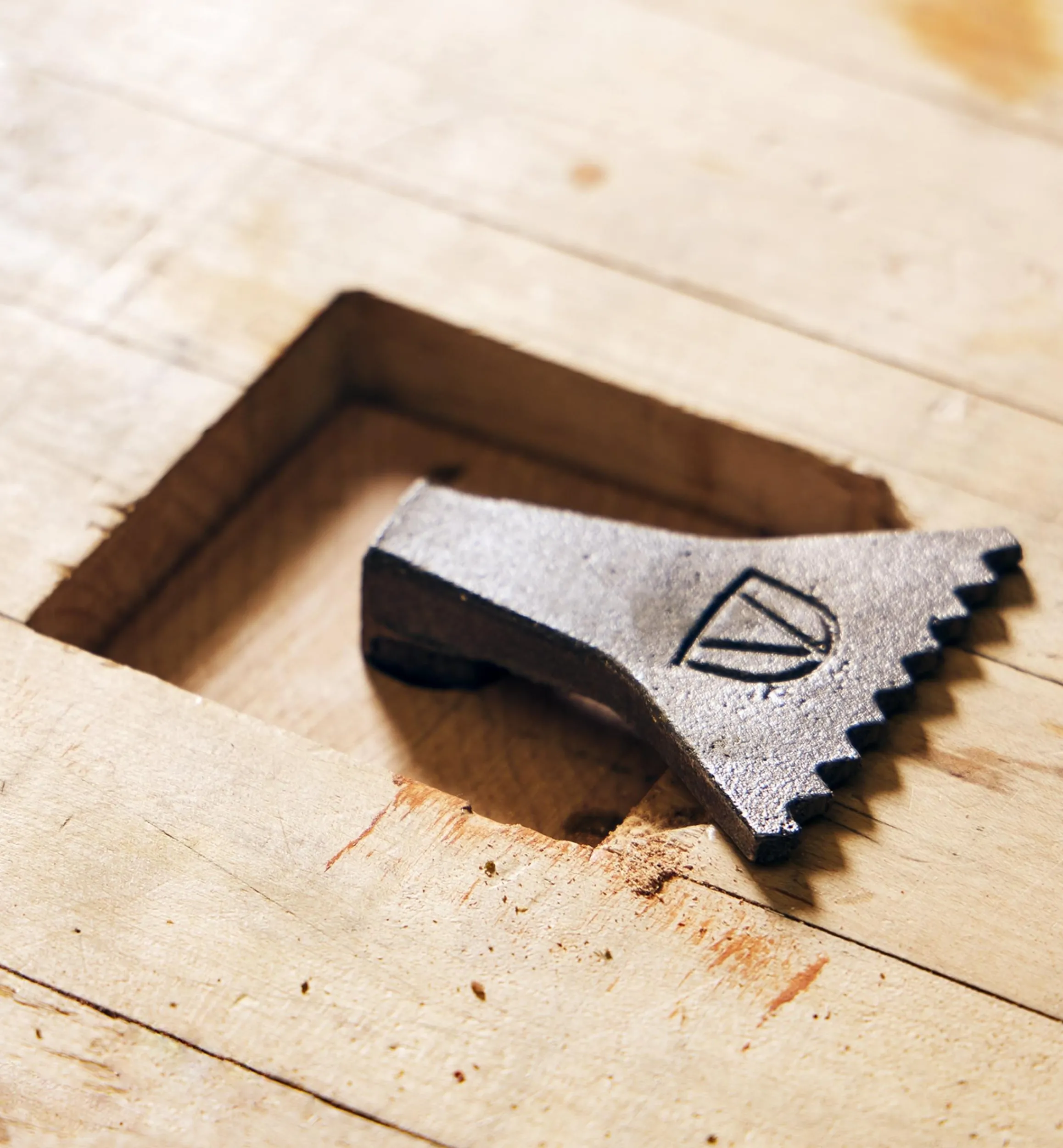 Lee Valley Workshop>Crucible Planing Stop