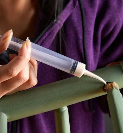 Lee Valley Supplies>Curved-Tip Syringe