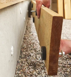 Lee Valley Outdoor Hardware>Deck-to-Wall Spacers