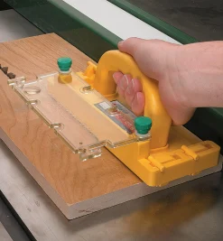 Lee Valley Safety>Deflector/Connector For GRR-Rip Block And GRR-Ripper System