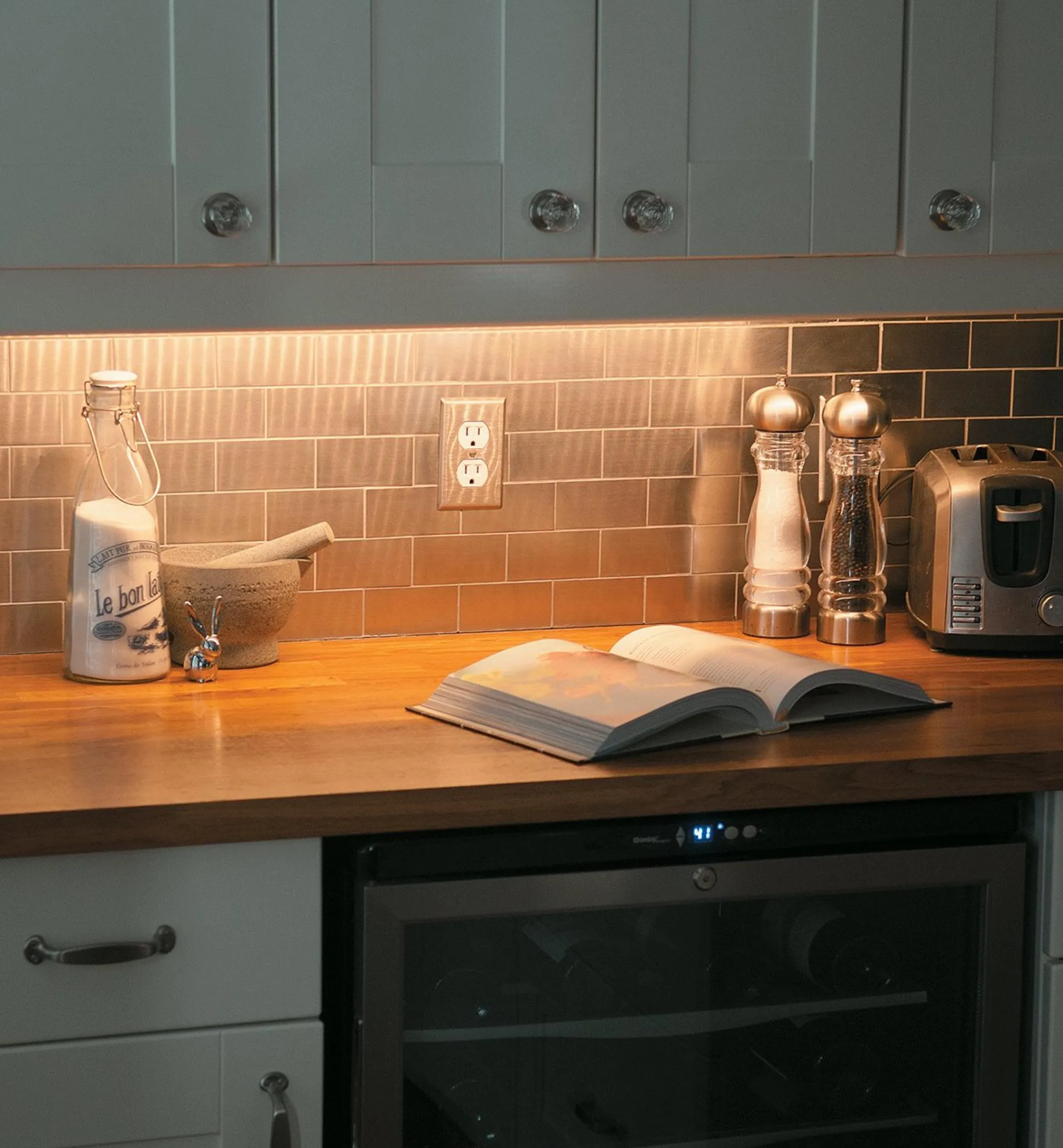 Lee Valley Lighting>Diffusers For LED Tape Lighting Flush-Mount Channels