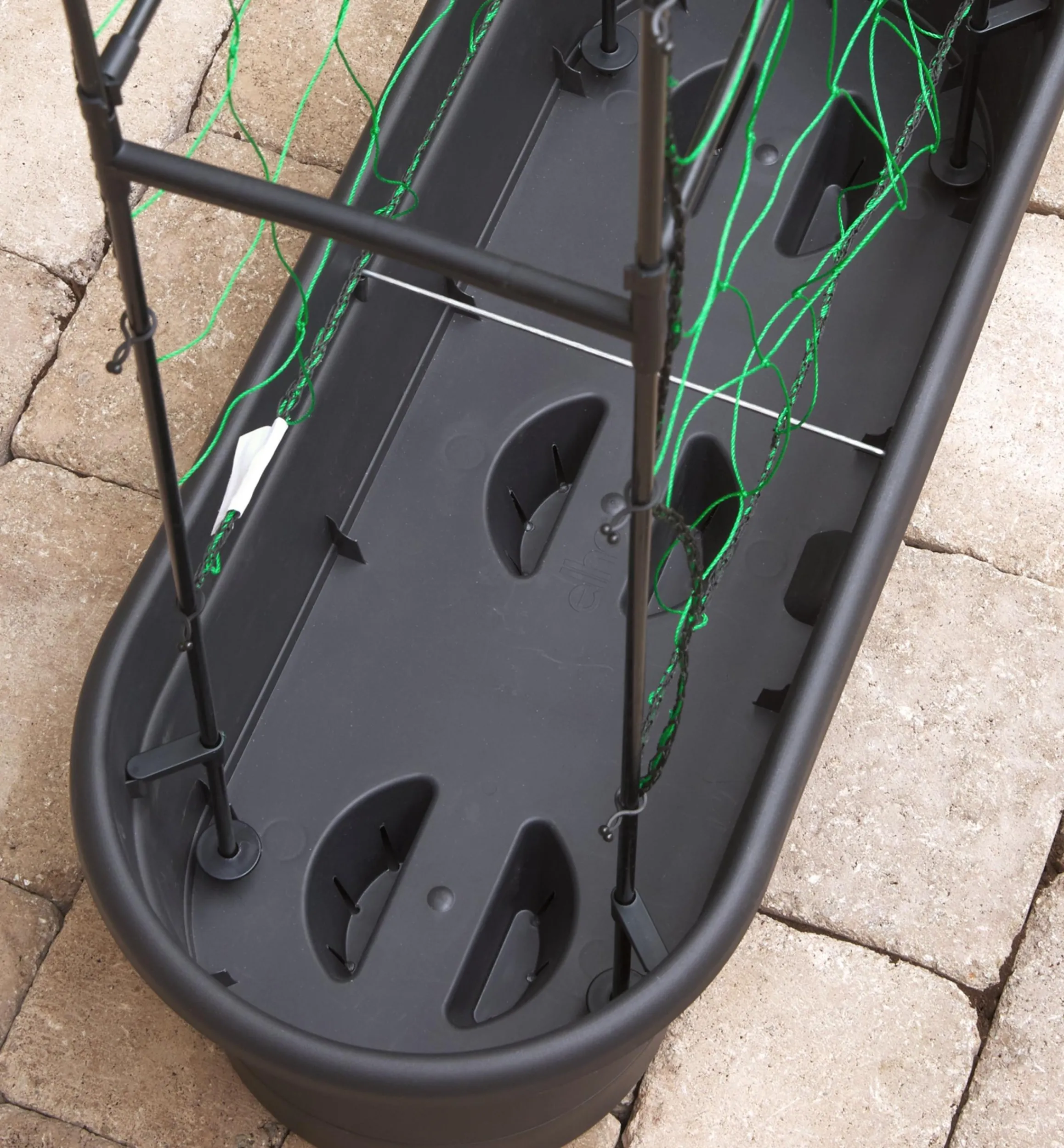 Lee Valley Container Gardening>Elho Self-Watering Planter With Trellis