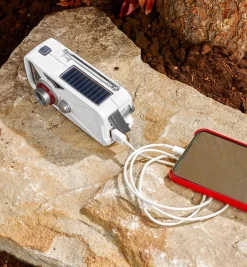 Lee Valley Electronics>Eton Crank Emergency Weather Radio