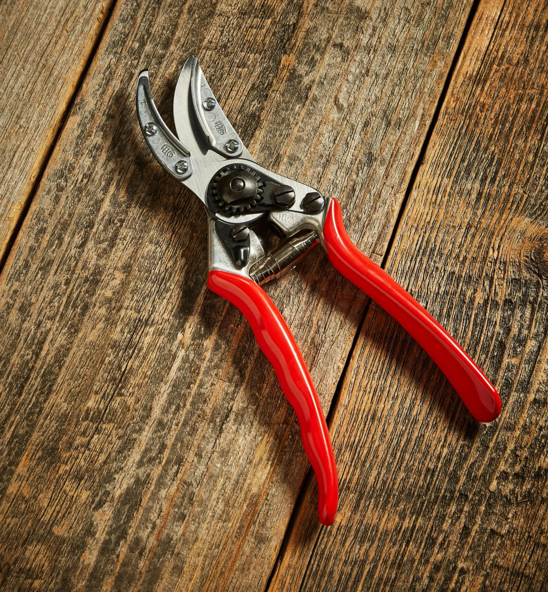 Lee Valley Pruners>Felco #100 Cut-&-Hold Pruner