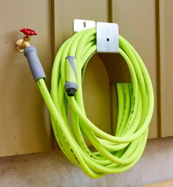 Lee Valley Hoses & Accessories>Flexzilla Swivel-Grip 5/8" Garden Hose