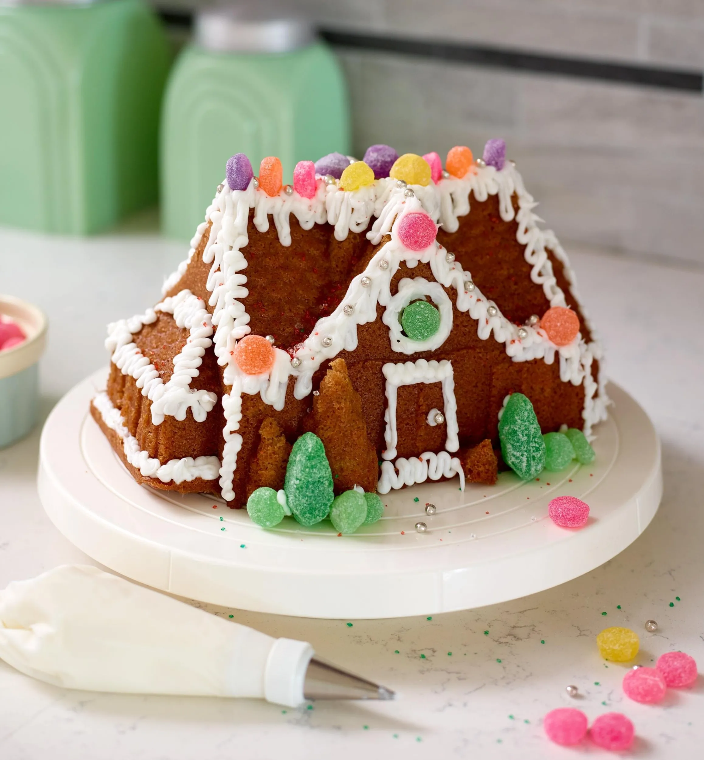 Lee Valley Bakeware>Gingerbread House Bundt Pan