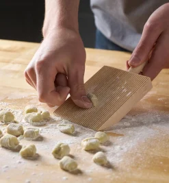 Lee Valley Pasta Making>Gnocchi & Garganelli Paddle