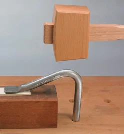 Lee Valley Workshop>Gramercy Tools Holdfast