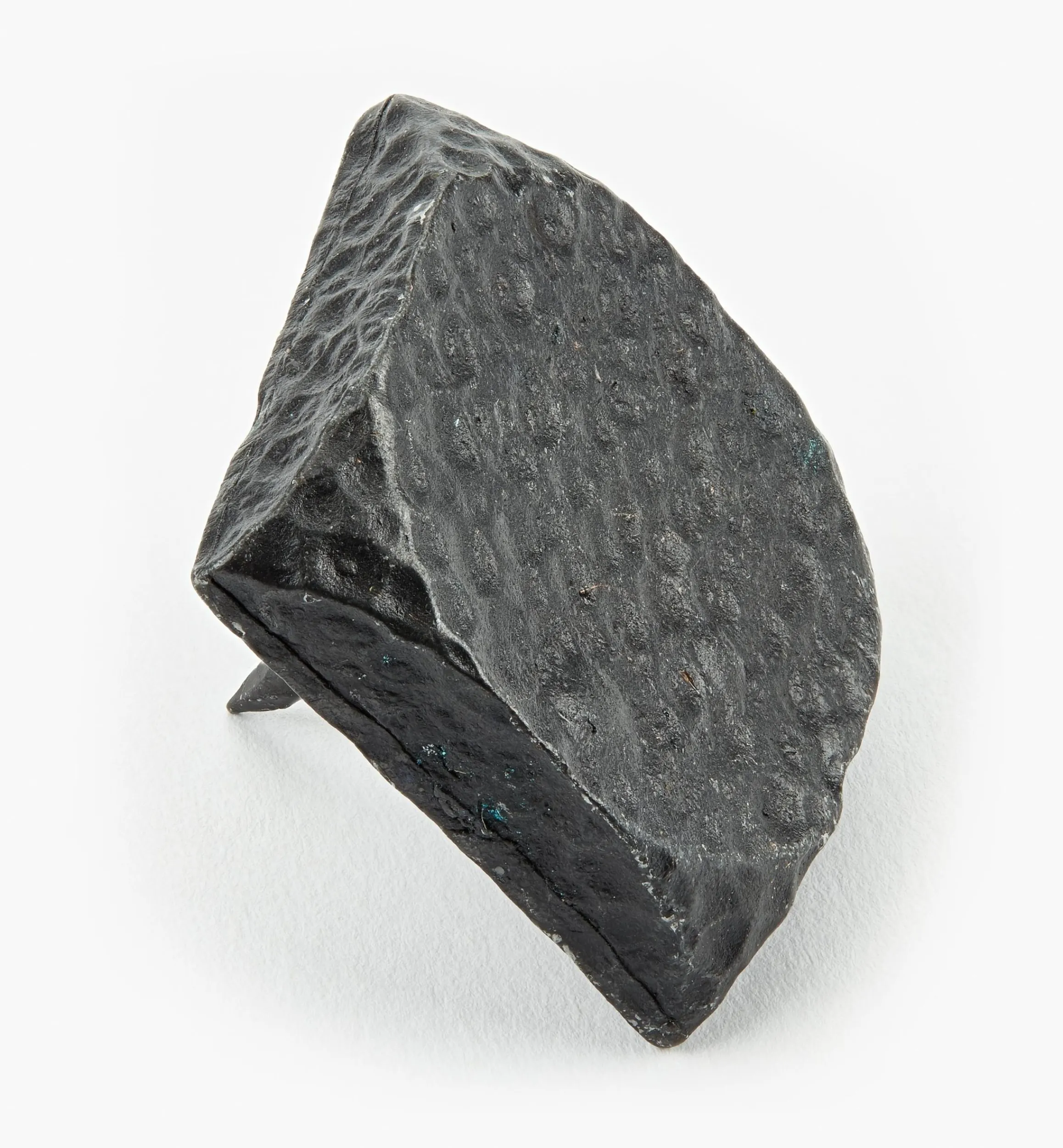 Lee Valley Fasteners>Hammered-Finish Clavos (Nails)