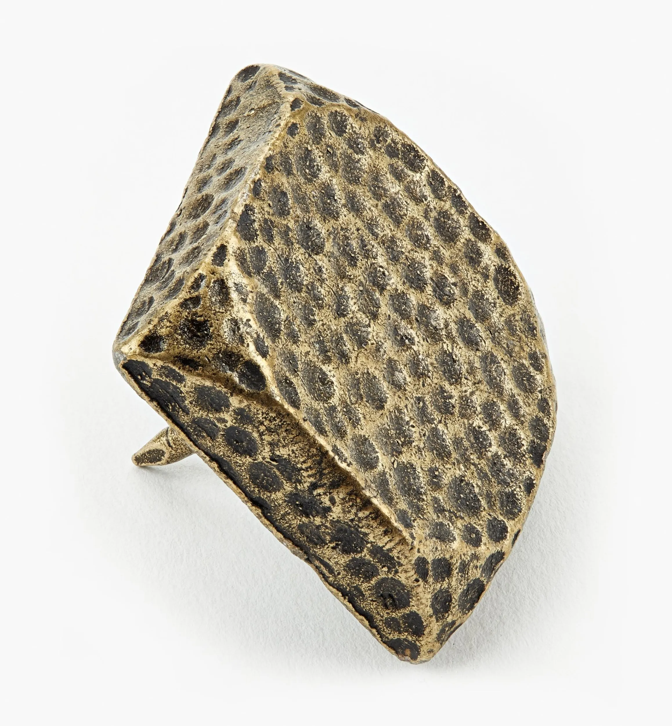 Lee Valley Fasteners>Hammered-Finish Clavos (Nails)