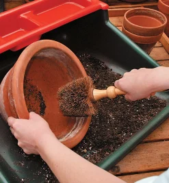 Lee Valley Garden Care>Heavy-Duty Brush