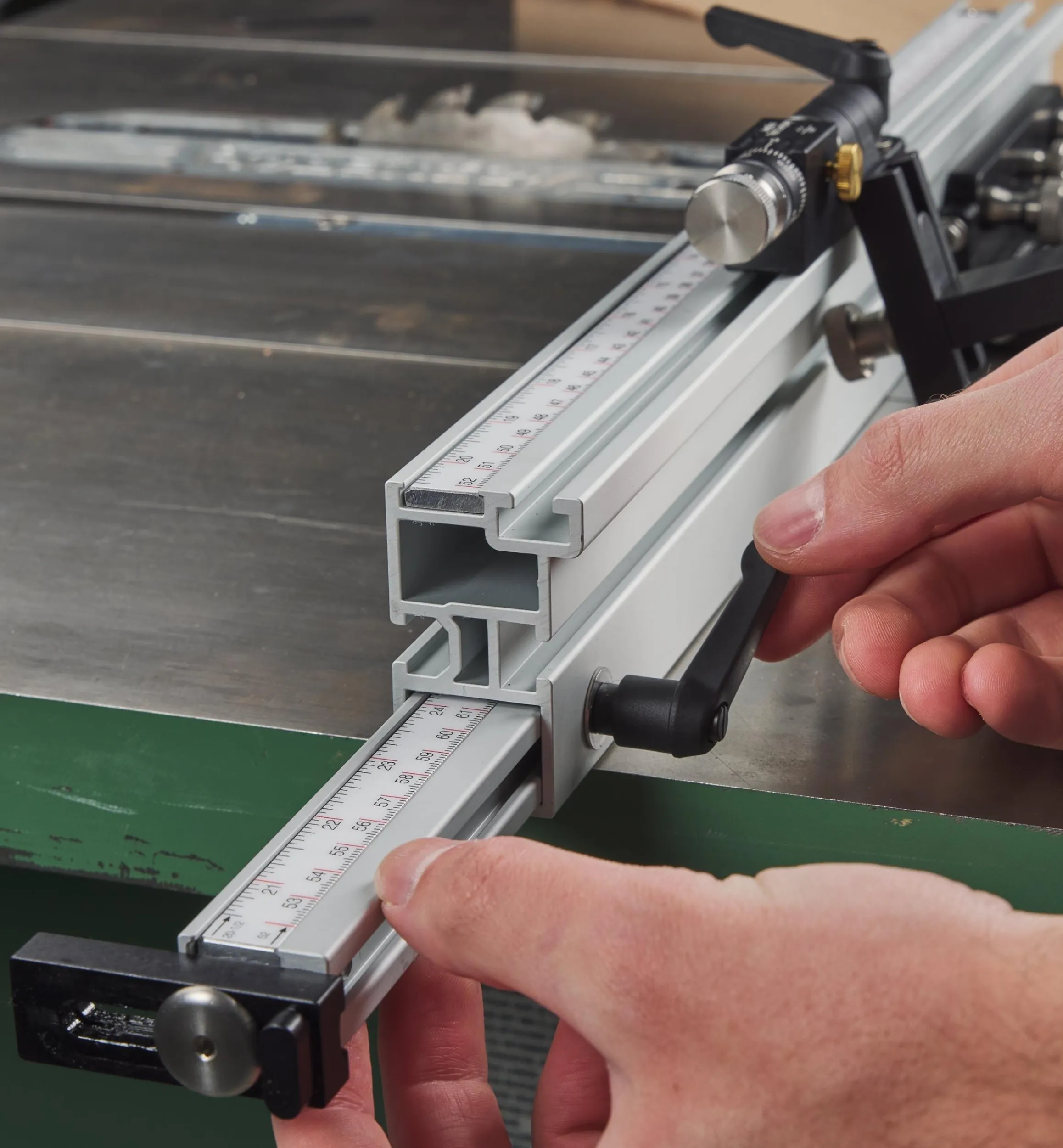 Lee Valley Power Tool Accessories>JessEm Mite-R-Excel II Miter Gauge With Micro-Adjuster