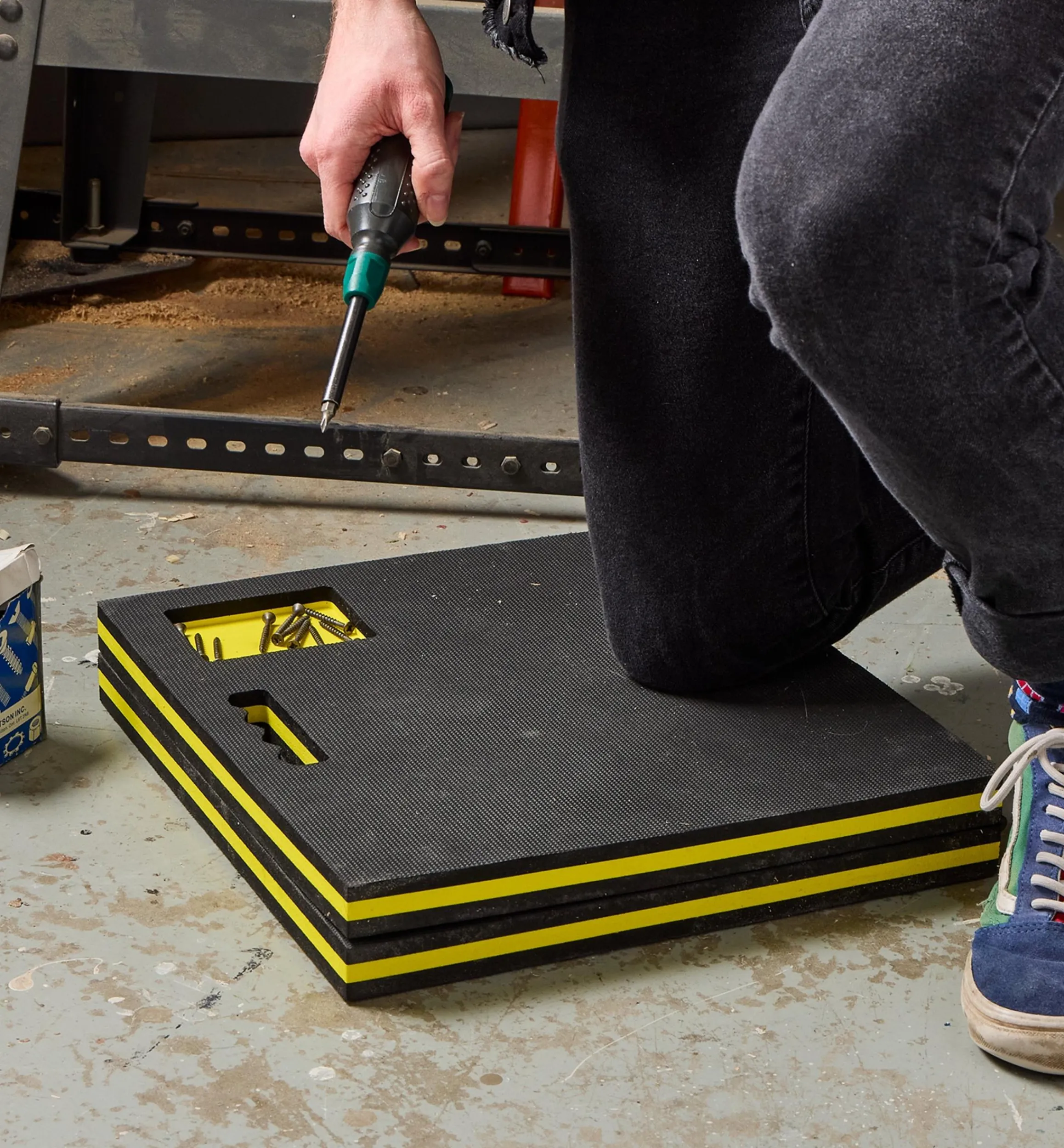 Lee Valley Safety Gear>Kneeler With Compartment Cutouts