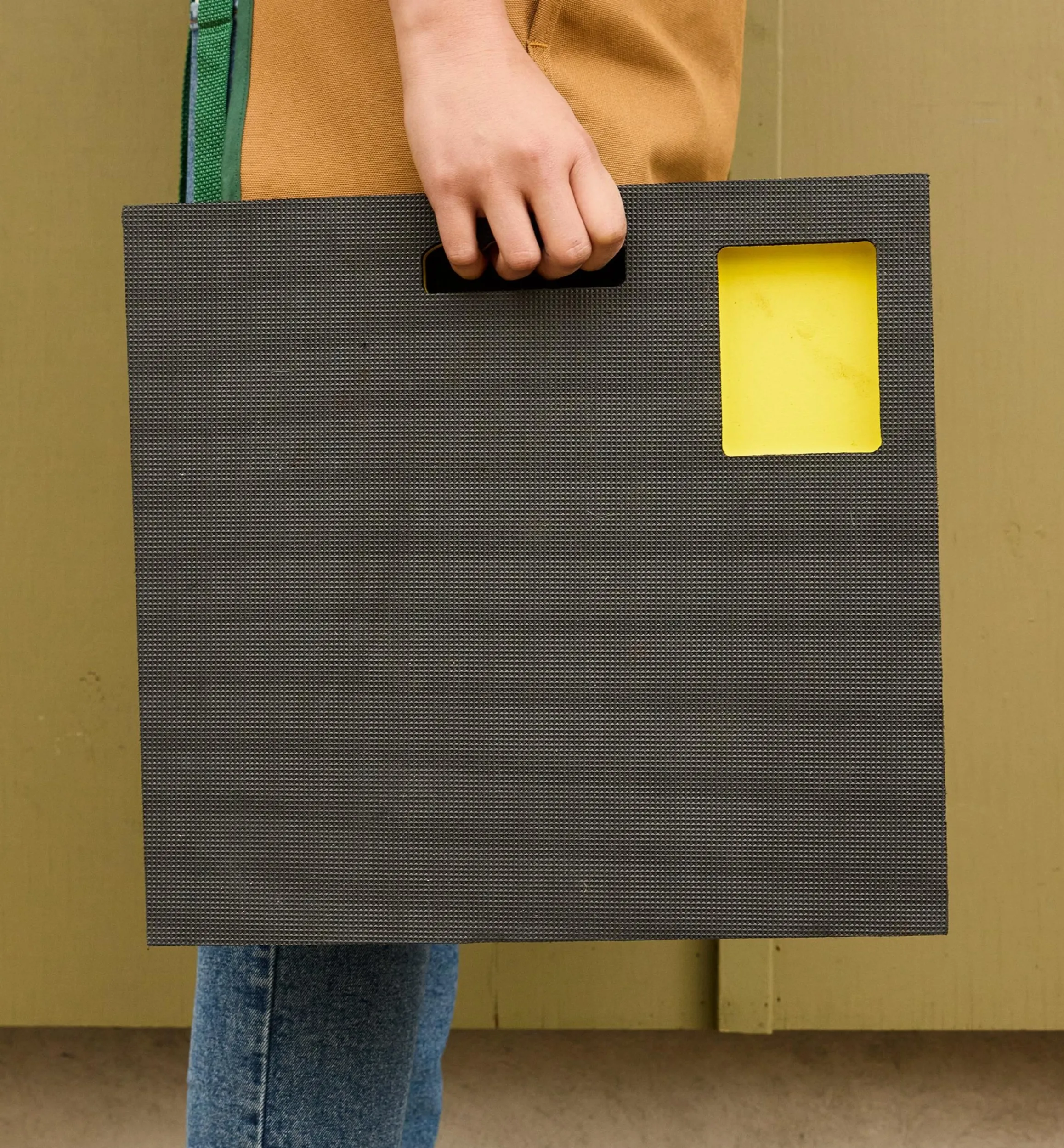 Lee Valley Safety Gear>Kneeler With Compartment Cutouts