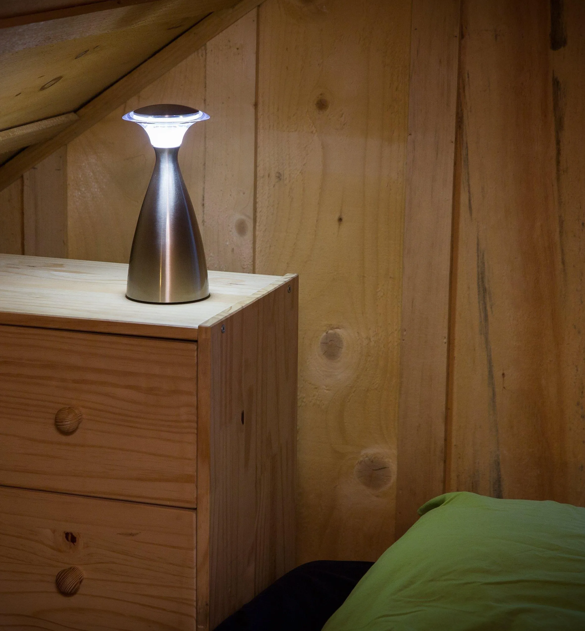 Lee Valley Lighting>Lanterna 3-Stage Touch Wireless Lamp