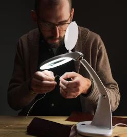 Lee Valley Lighting>LED Tabletop Magnifying Lamp