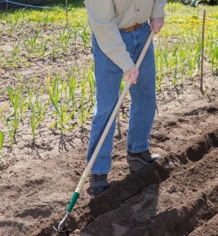 Lee Valley Garden Care>Trenching Hoe