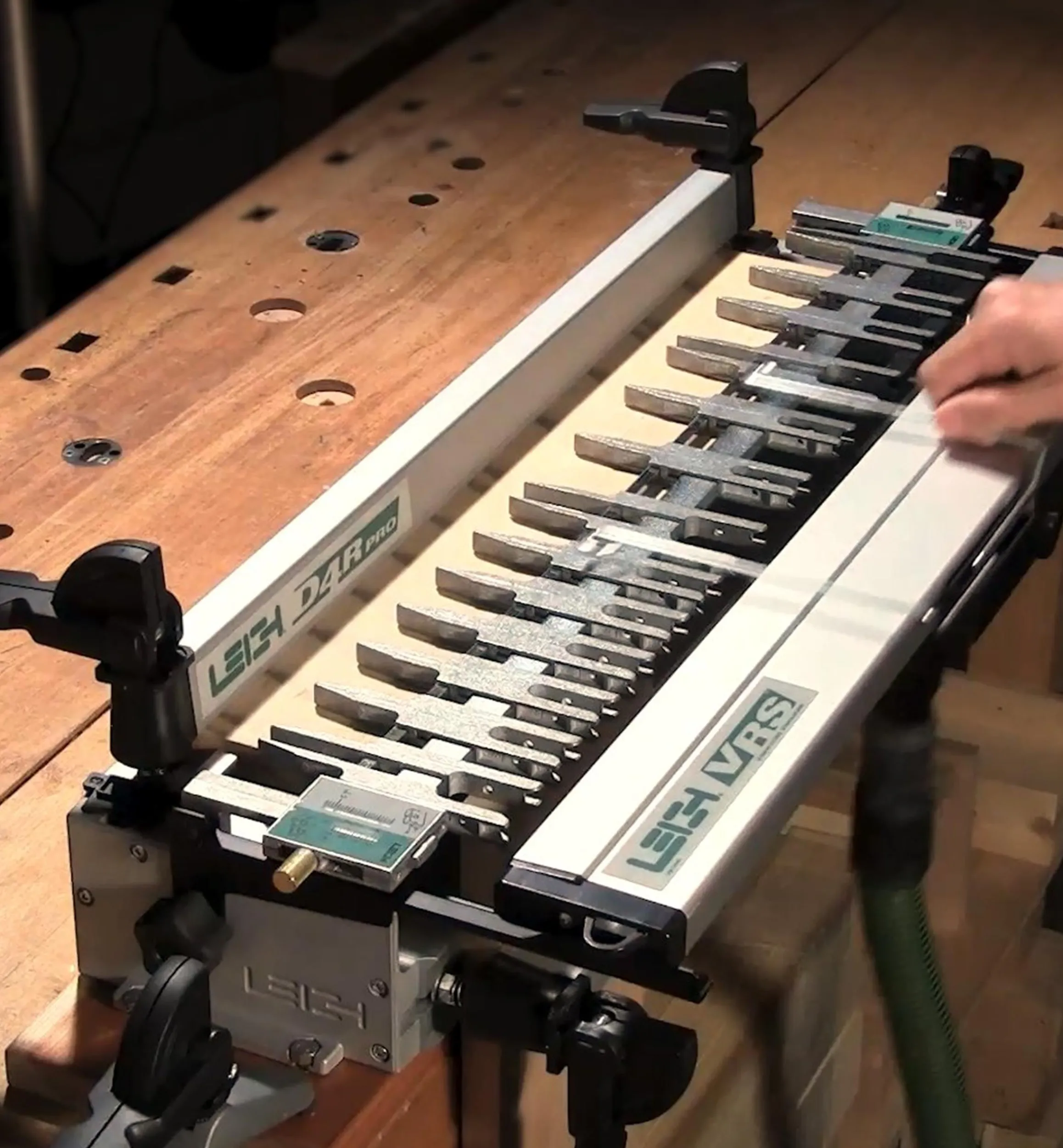 Lee Valley Jigs, Guides & Fixtures>Leigh D4R Pro Dovetail Jig