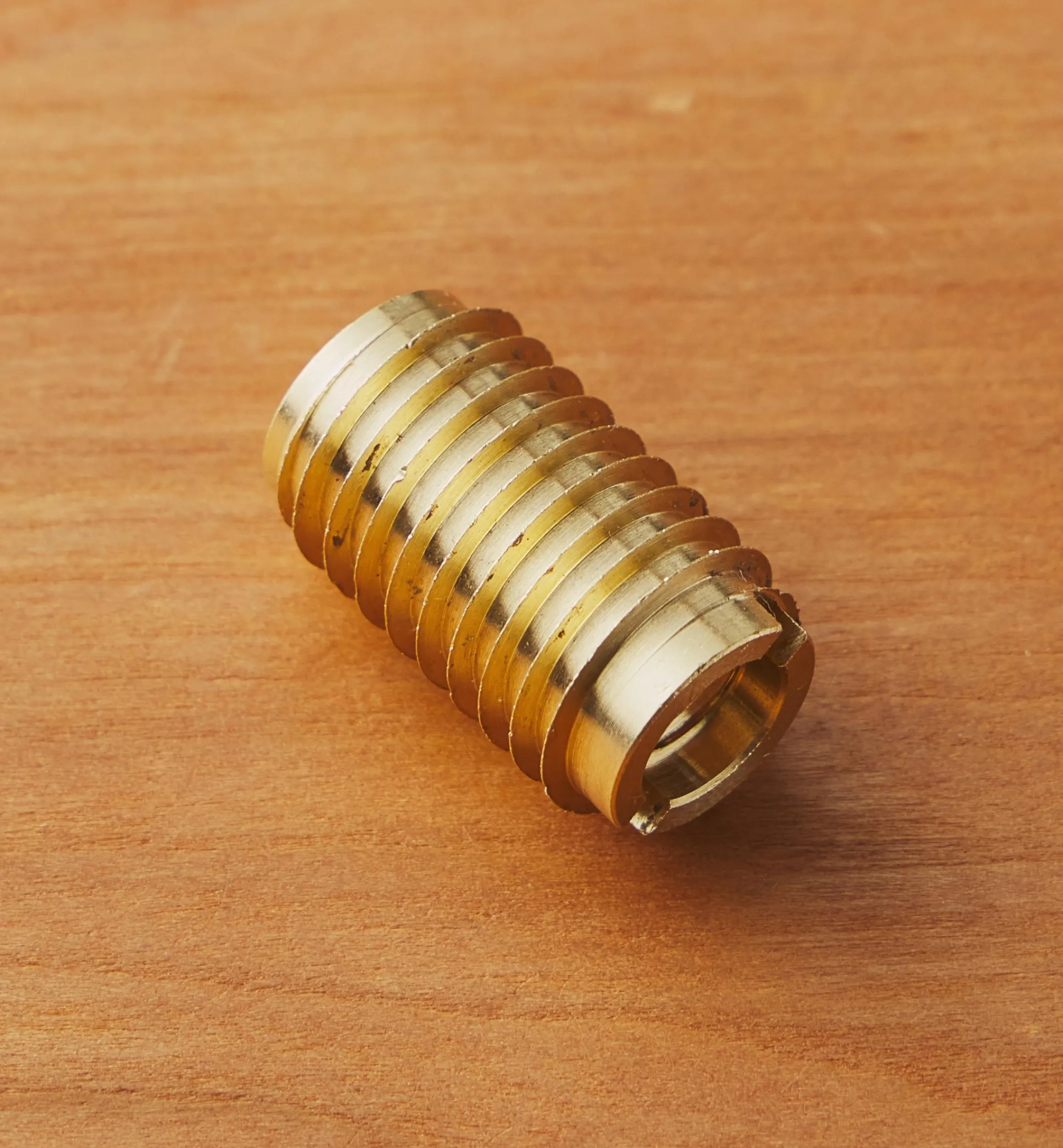 Lee Valley Fasteners>Long 5/16-18 Brass Knife-Edge Insert Nut