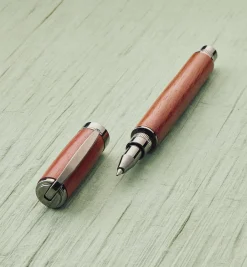 Lee Valley Project Supplies>Magnetic Graduate Rollerball Pen Hardware