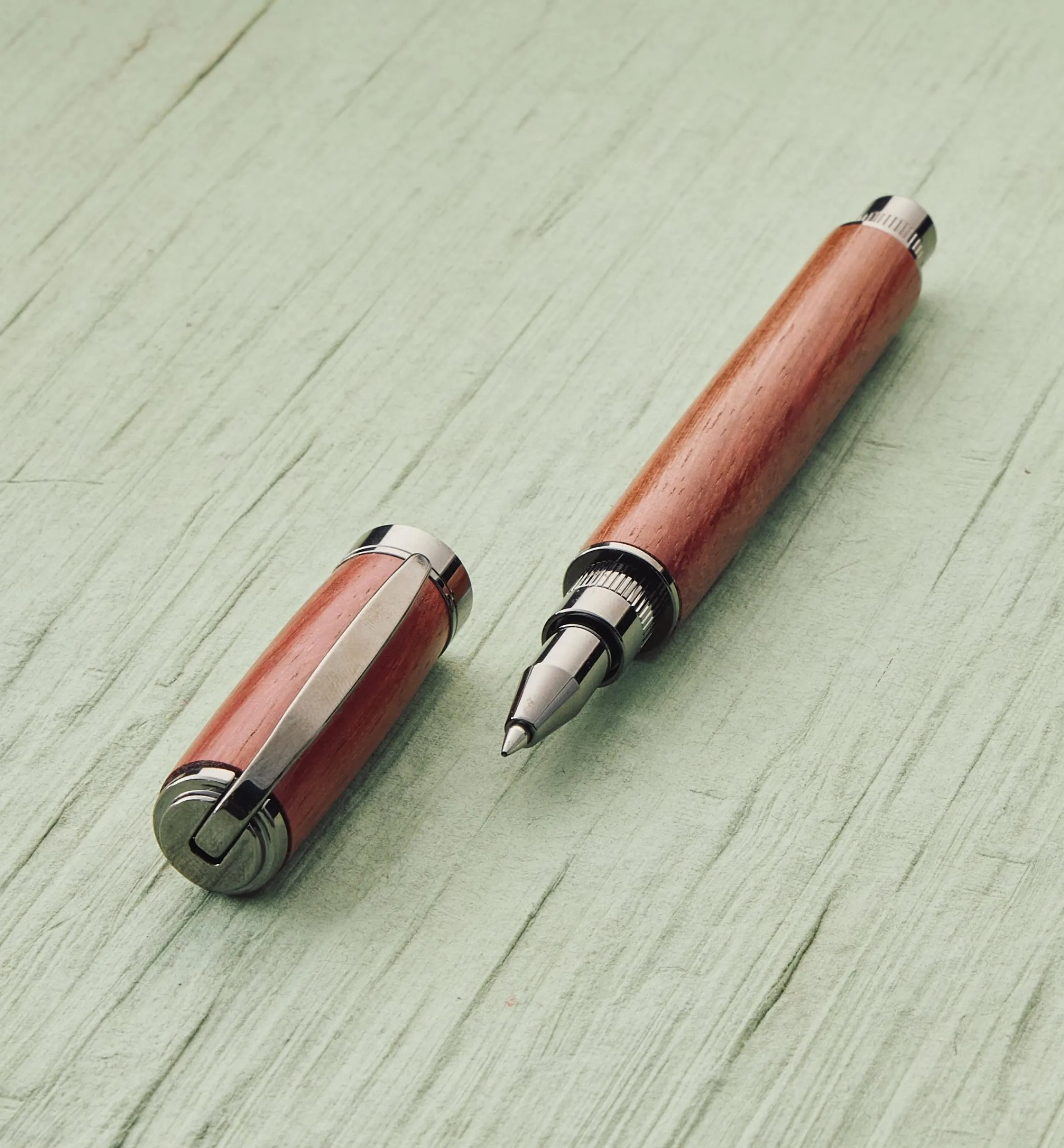 Lee Valley Project Supplies>Magnetic Graduate Rollerball Pen Hardware