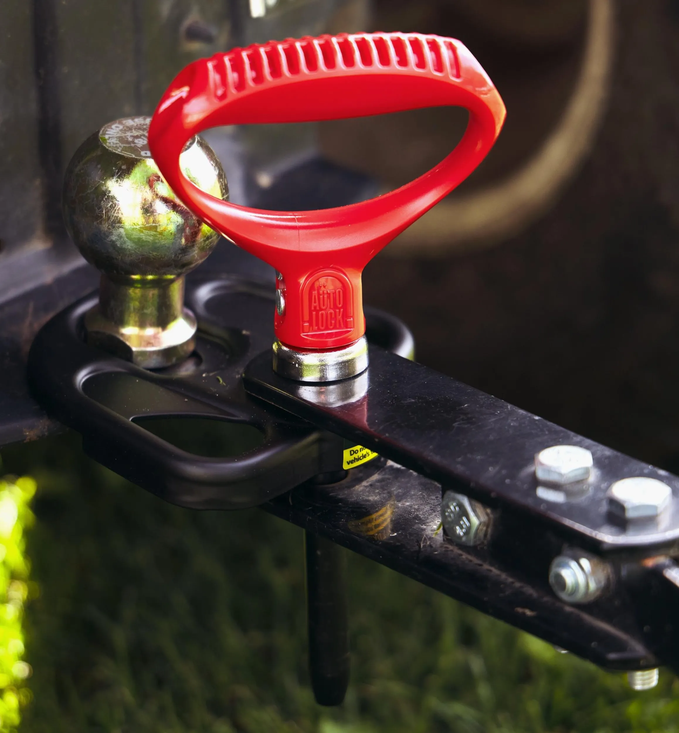 Lee Valley Lawn Care>Magnetic Hitch Pin