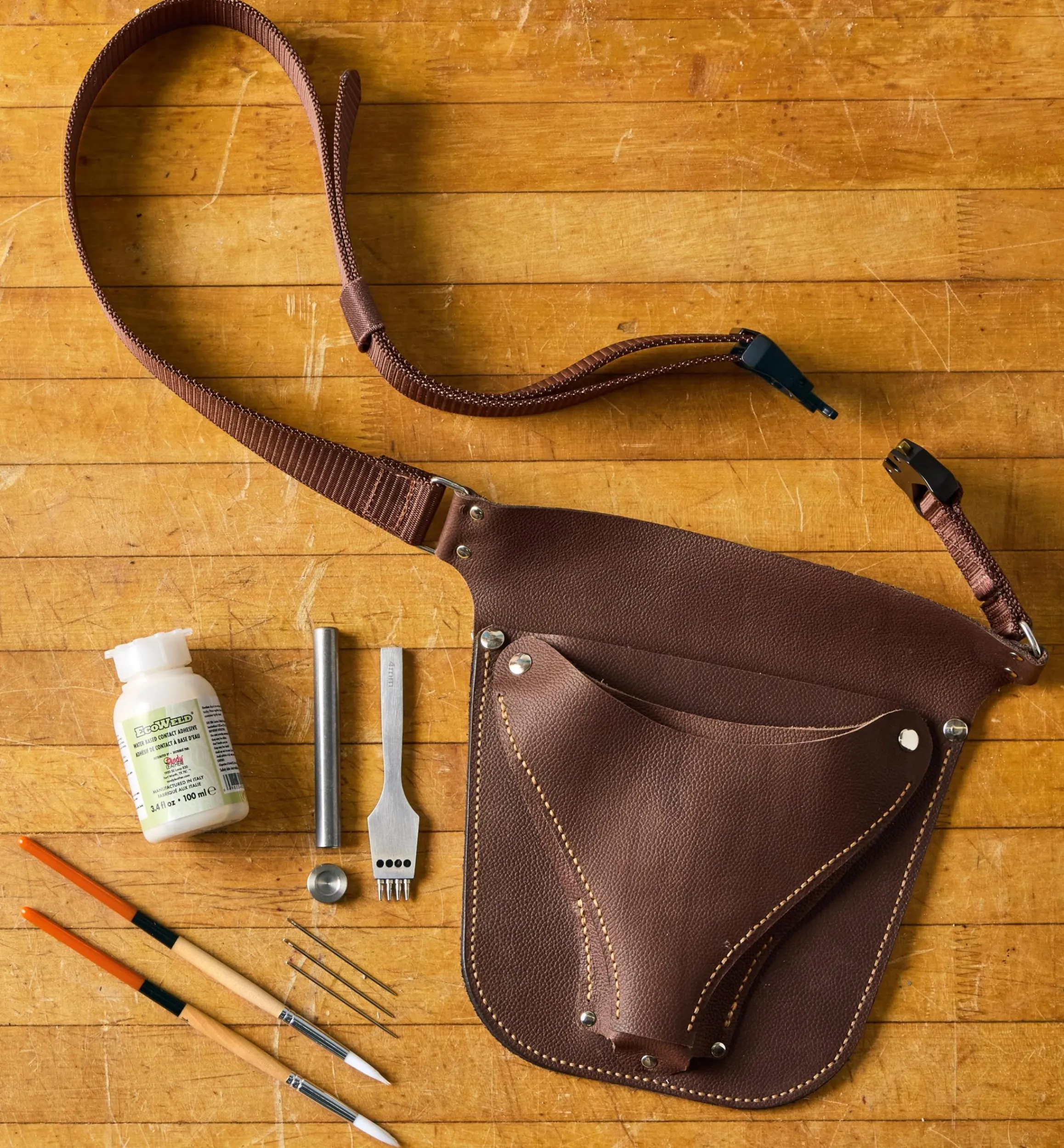 Lee Valley Supplies>Make It Yourself Gardener's Leather Tool Belt Kit