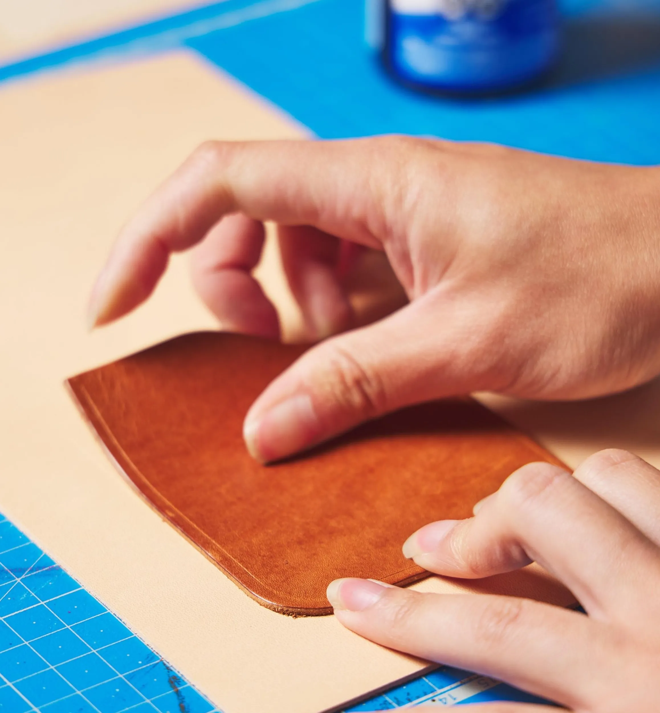 Lee Valley Supplies>Make It Yourself Leather Journal Cover Kit