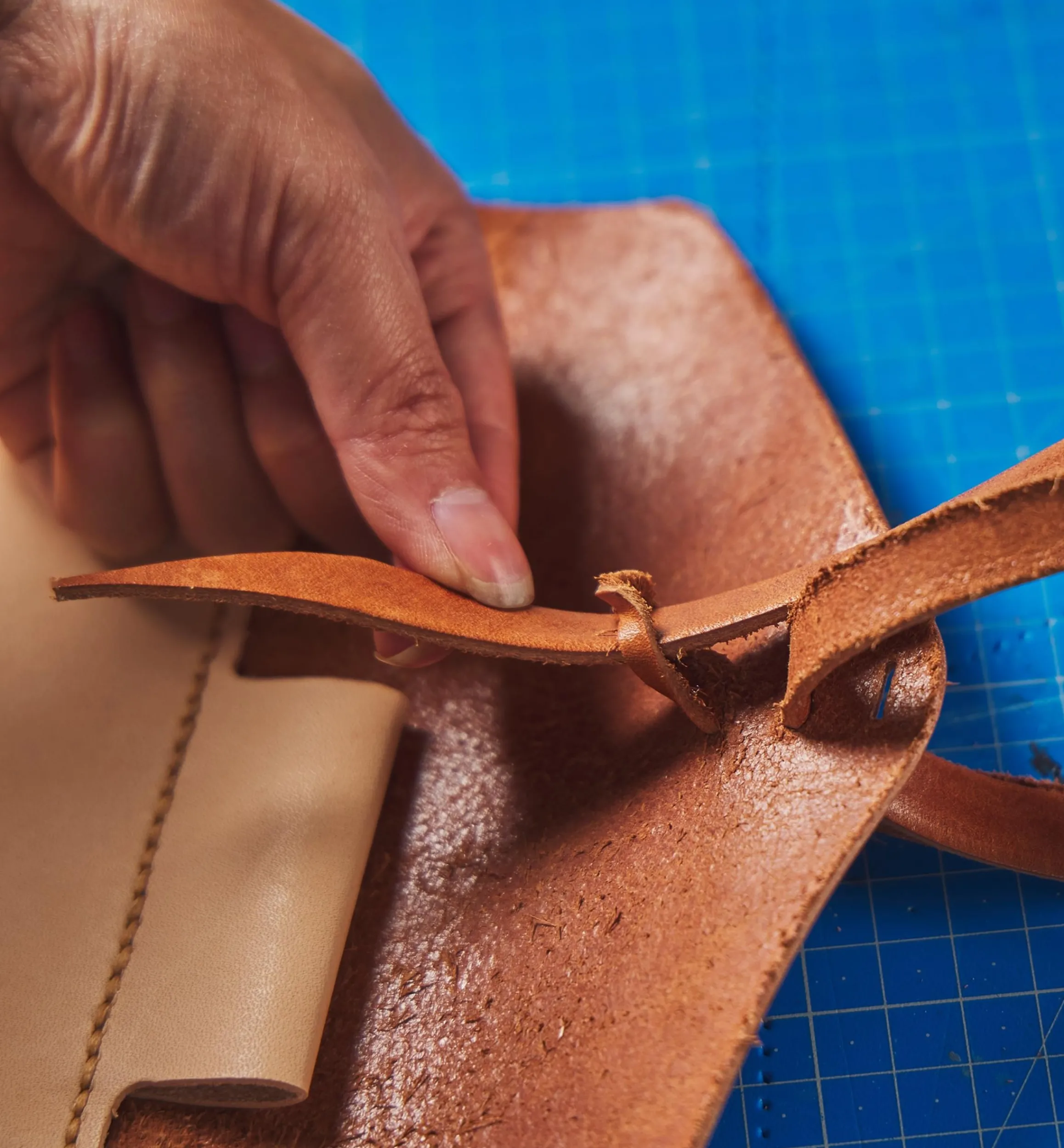 Lee Valley Supplies>Make It Yourself Leather Journal Cover Kit