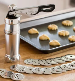 Lee Valley Bakeware>Marcato Cookie Press