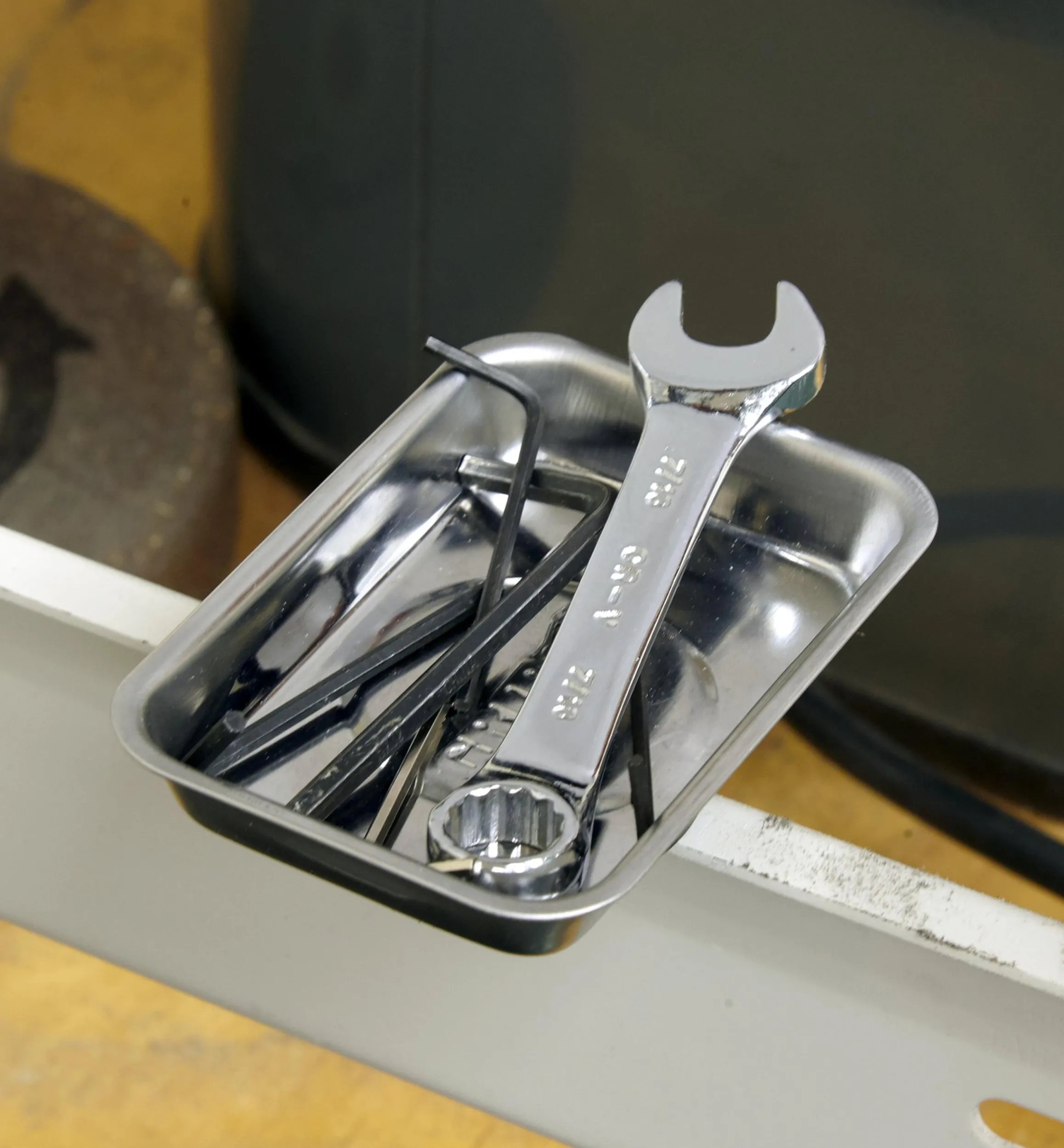 Lee Valley Workshop>Mini Magnetic Parts Tray