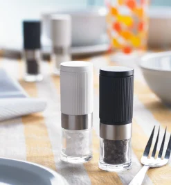 Lee Valley Kitchen Tools>Mini Salt & Pepper Grinders