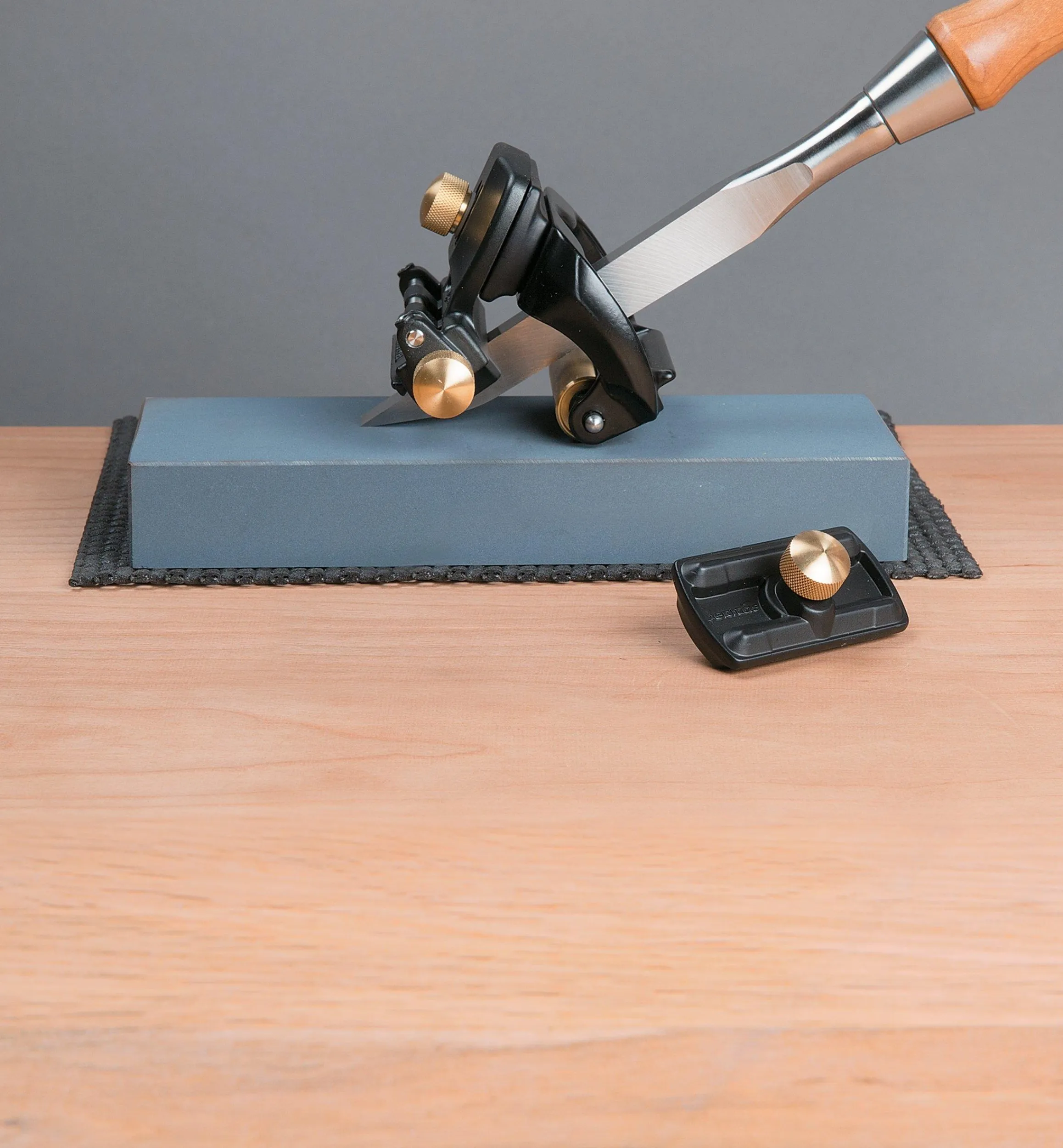 Lee Valley Sharpening>Mortise Chisel Adapter For Veritas Mk.II Narrow-Blade Honing Guide