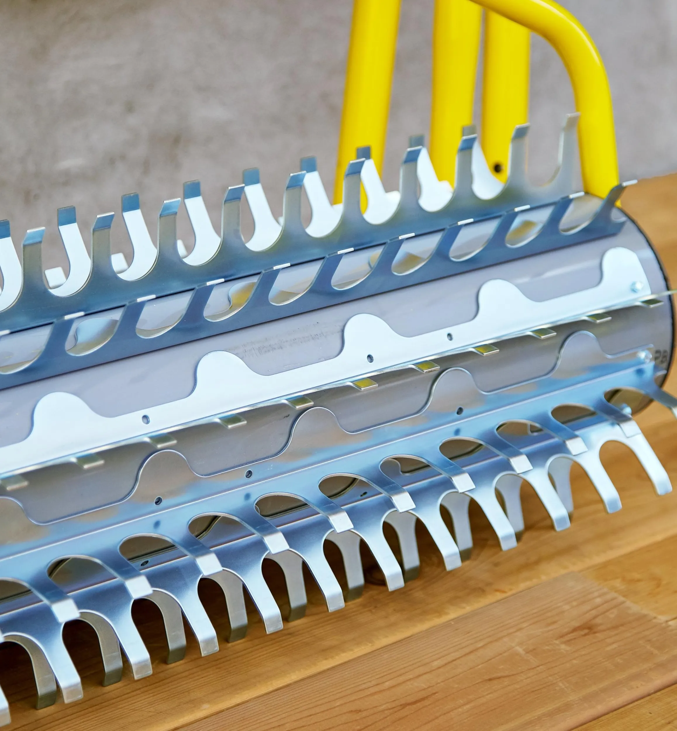 Lee Valley Weeding>Muck Razer