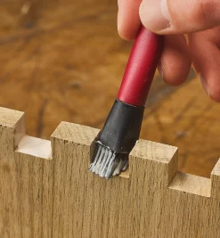 Lee Valley Supplies>Narrow Silicone Glue Brush