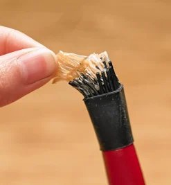 Lee Valley Supplies>Narrow Silicone Glue Brush